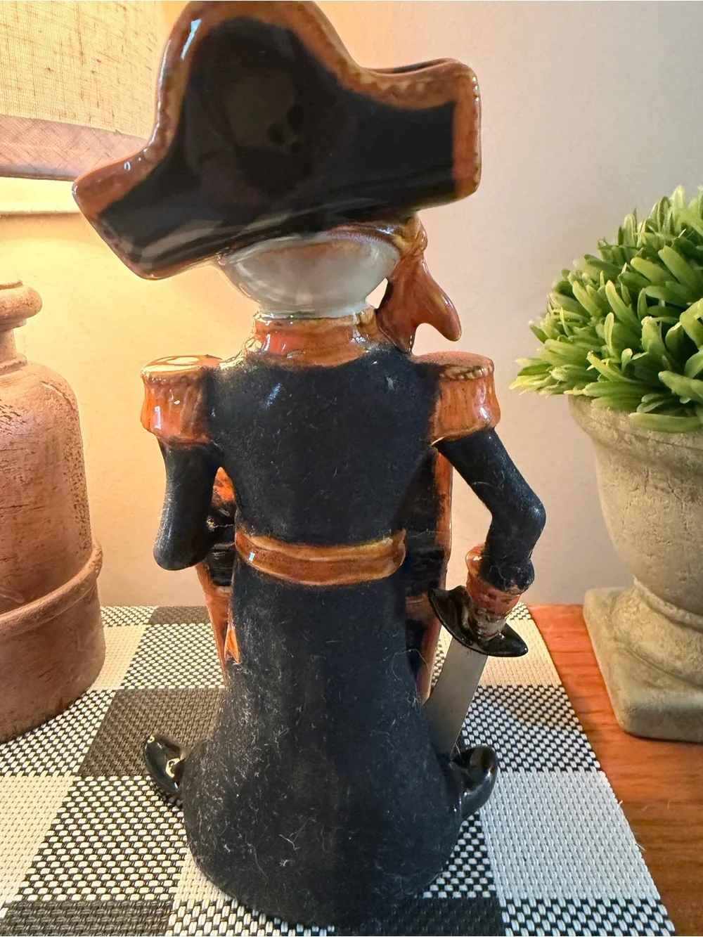 BONEY BUNCH PIRATE CANDLE HOLDER YANKEE CANDLE 2009 HALLOWEEN DECOR COLLECTIBLE